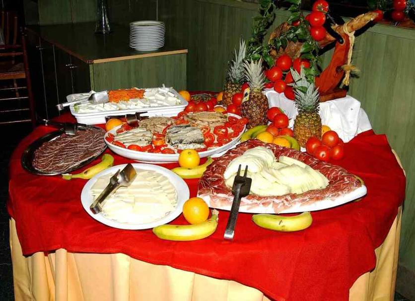 Buffet Photo