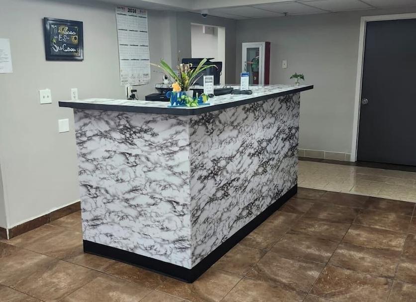Front desk Photo