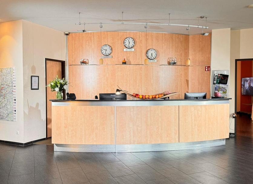 Front desk Photo