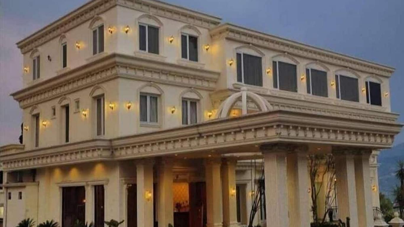 Rizen Premiere Hotel