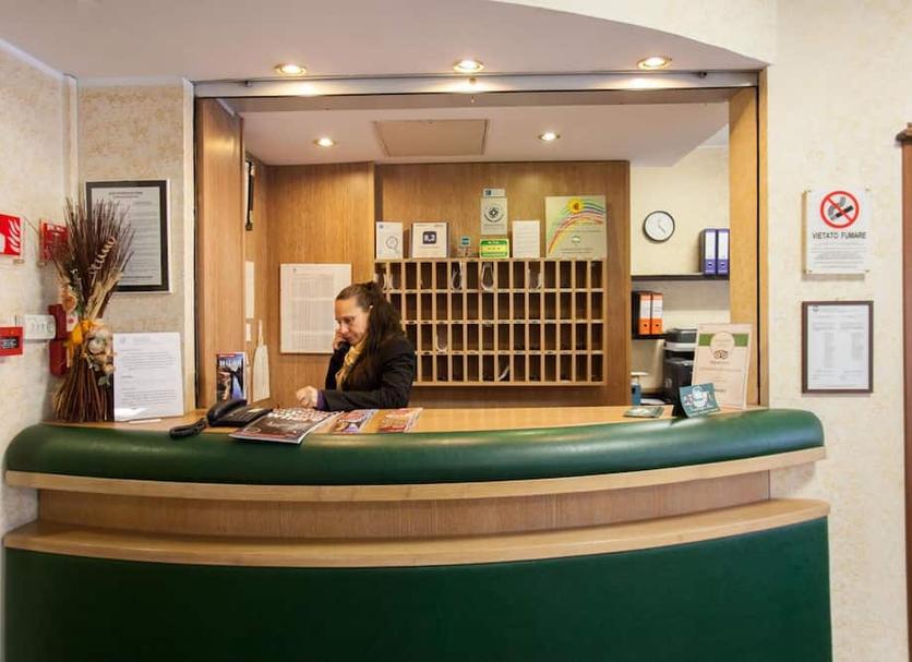 Front desk Photo