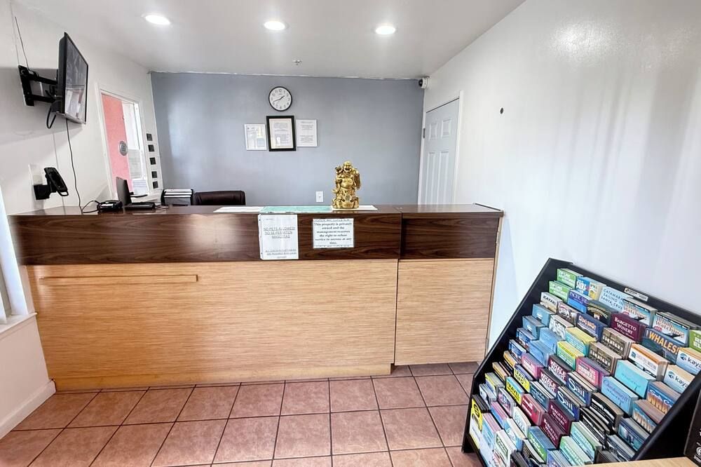 Front desk Photo