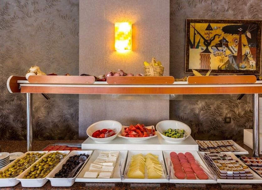 Buffet Photo