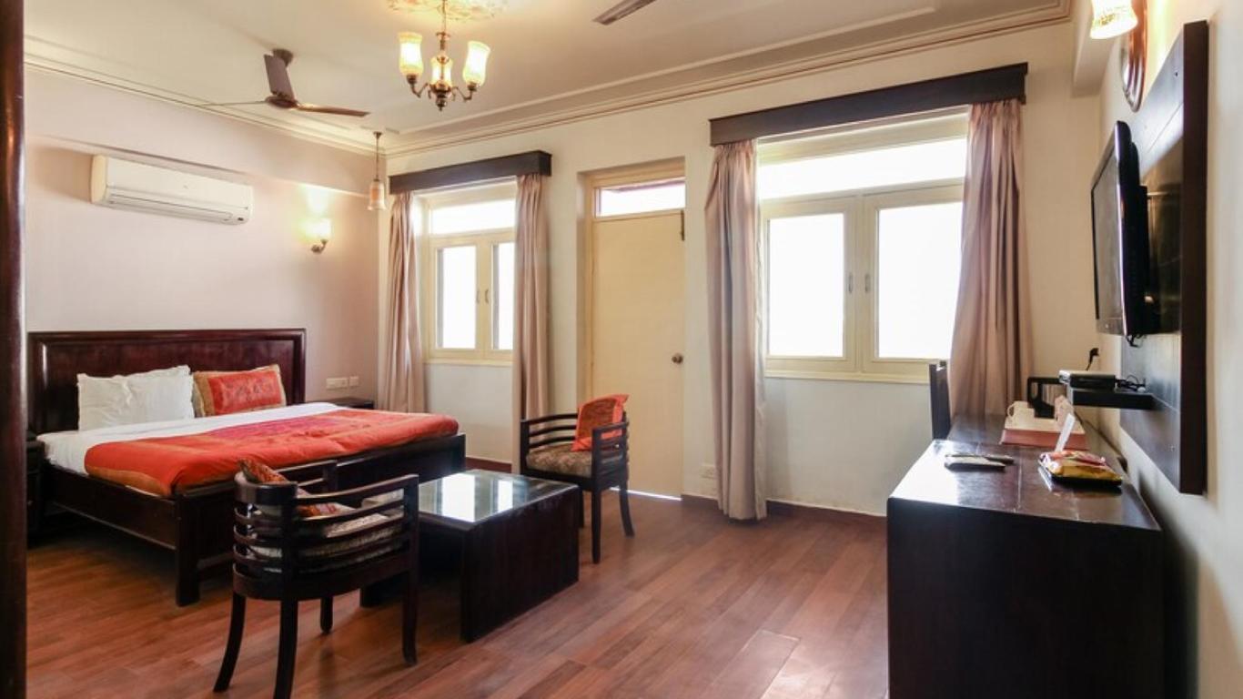 Hotel Glitz