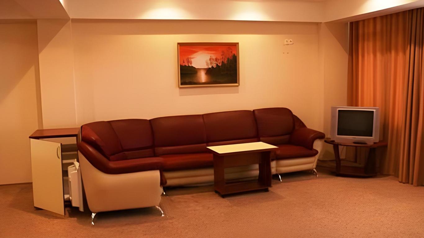 Paradise Hotel