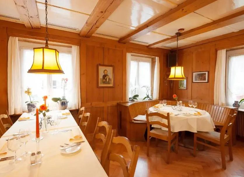 Restaurant Photo