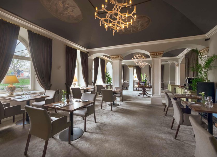 Restaurant Photo