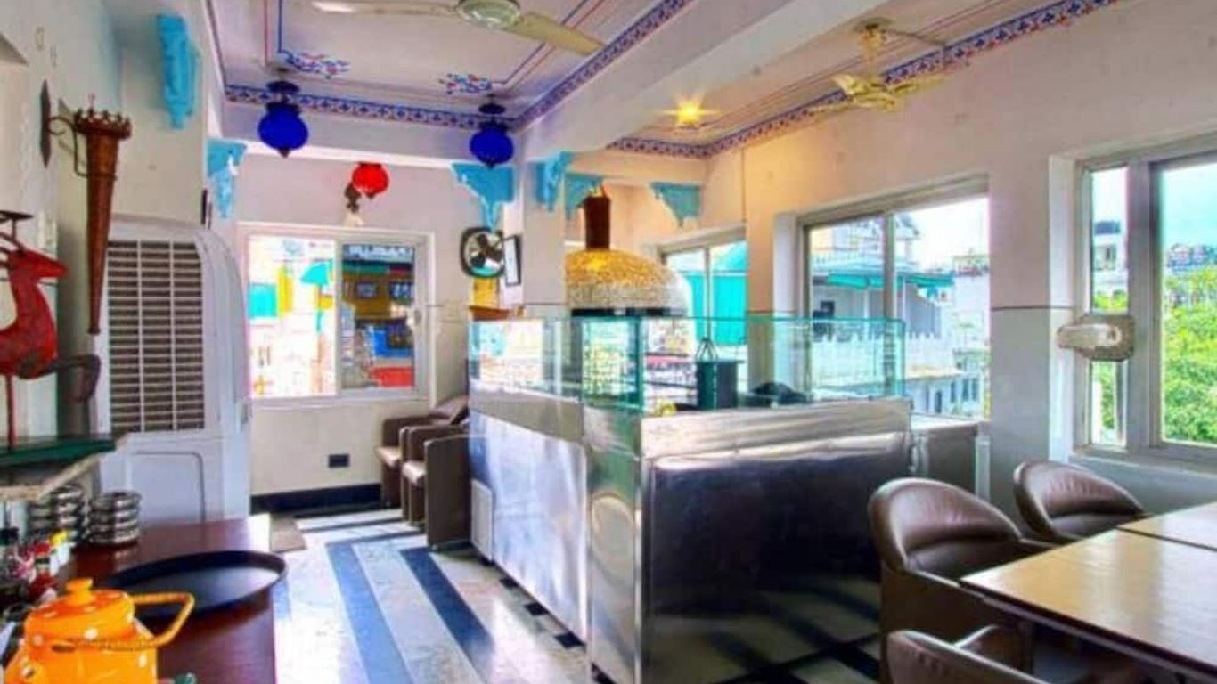 Jheel Hotel & Restaurant