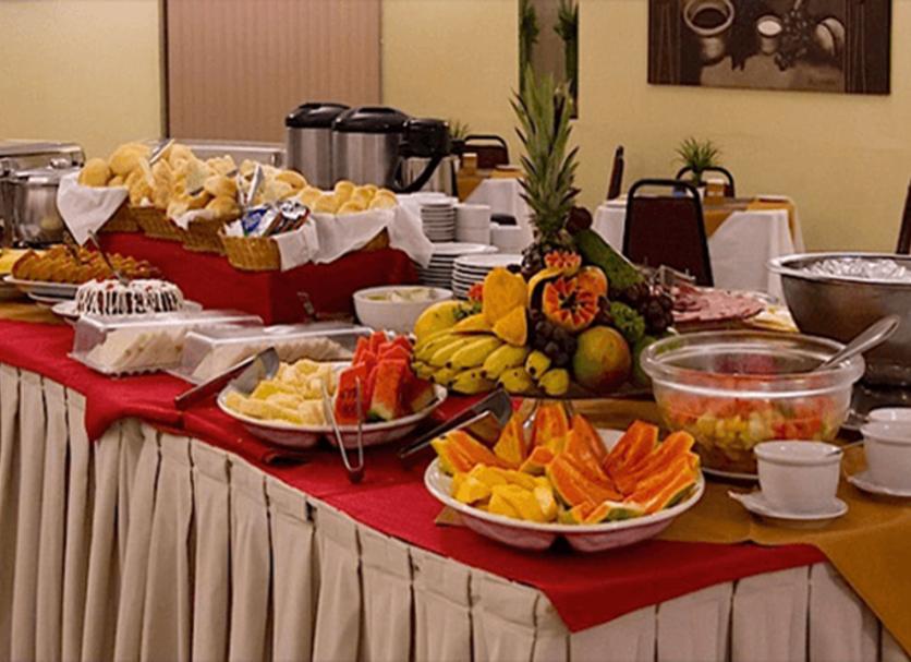 Buffet Photo