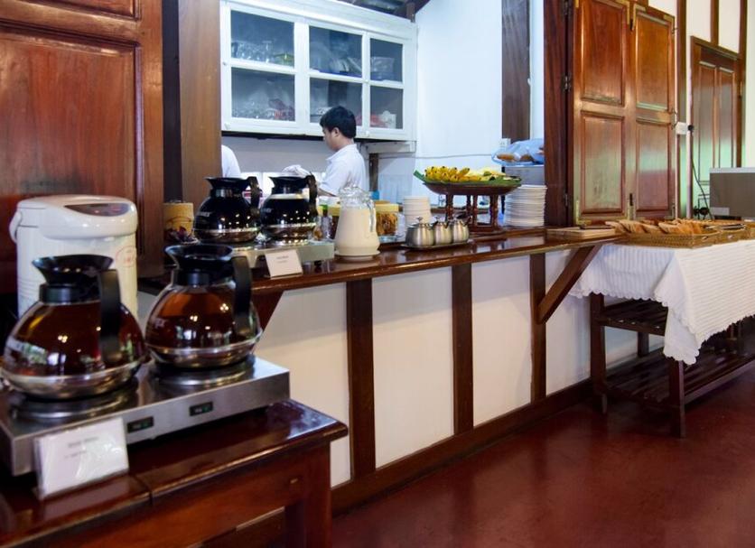 Buffet Photo