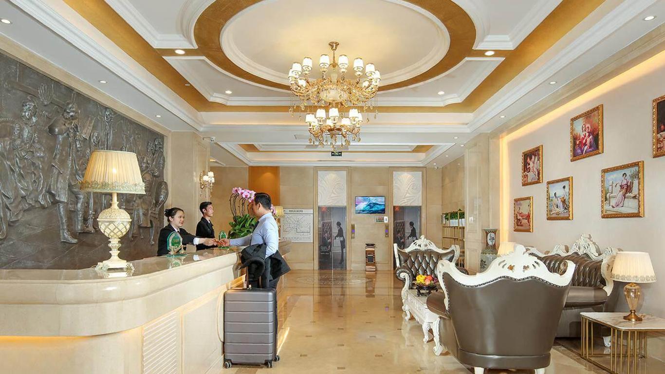 Vienna Classic Hotel Chengdu Kuanzhai Alley Shuhan Road East Metro Station