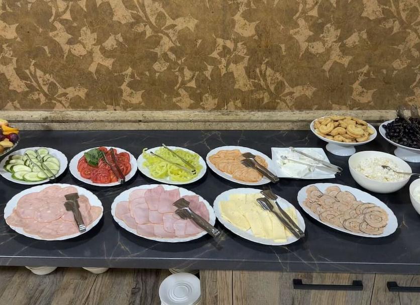Buffet Photo