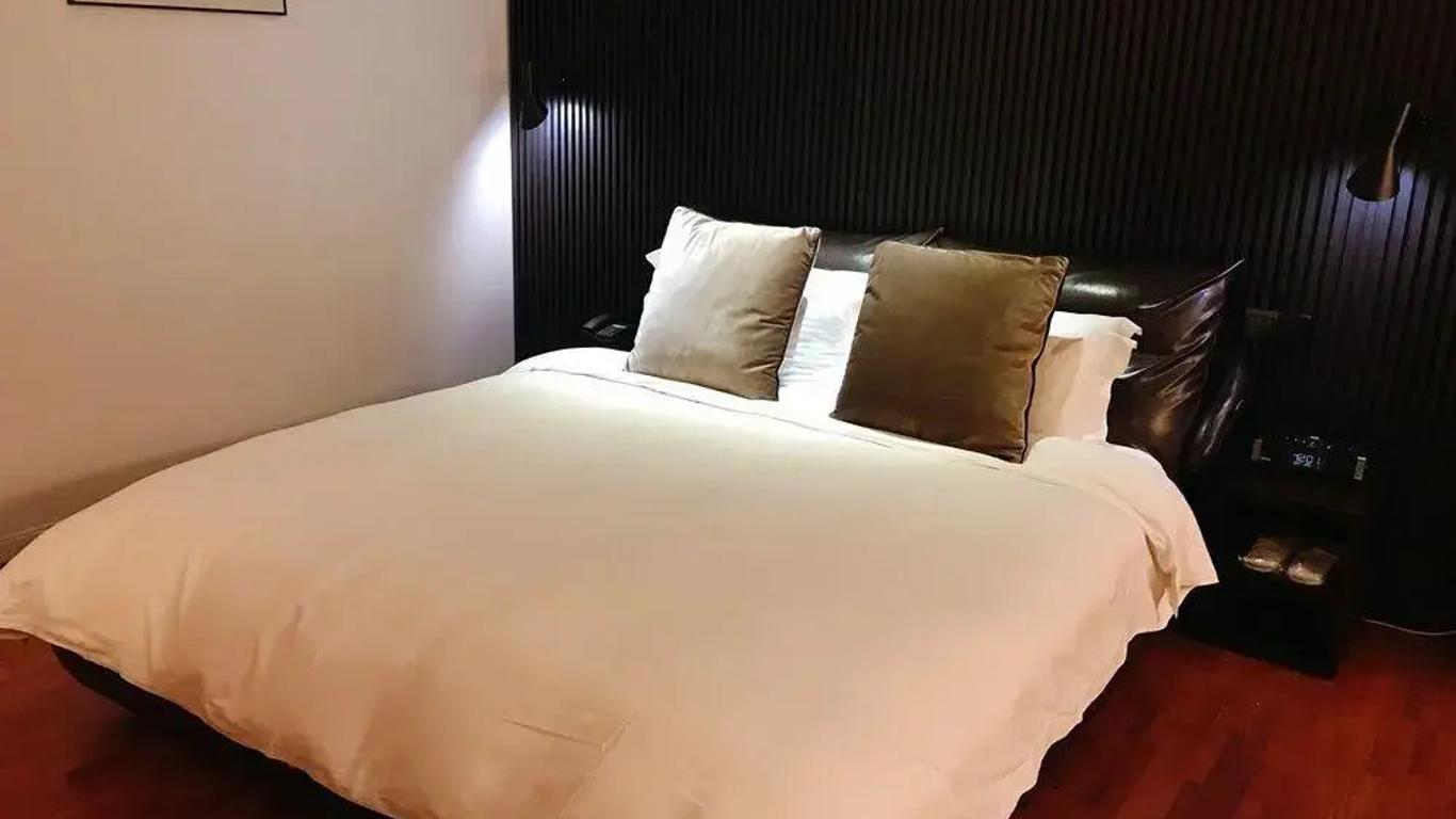 Shanghai 8 Art Hotel