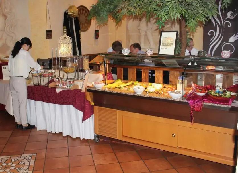 Buffet Photo