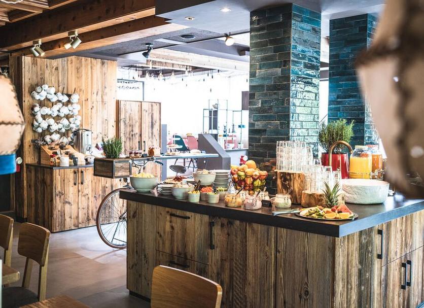 Buffet Photo