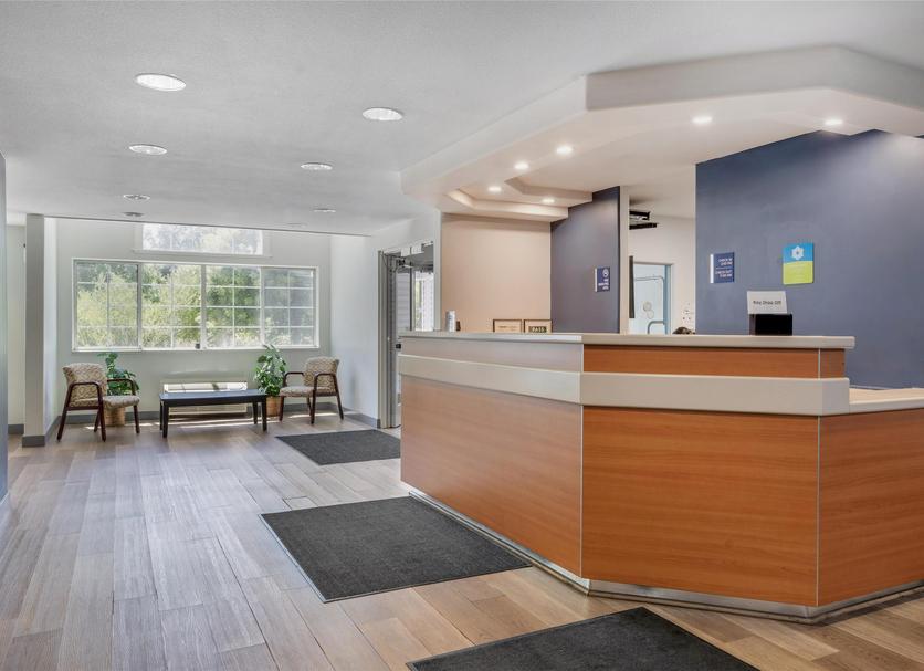 Front desk Photo