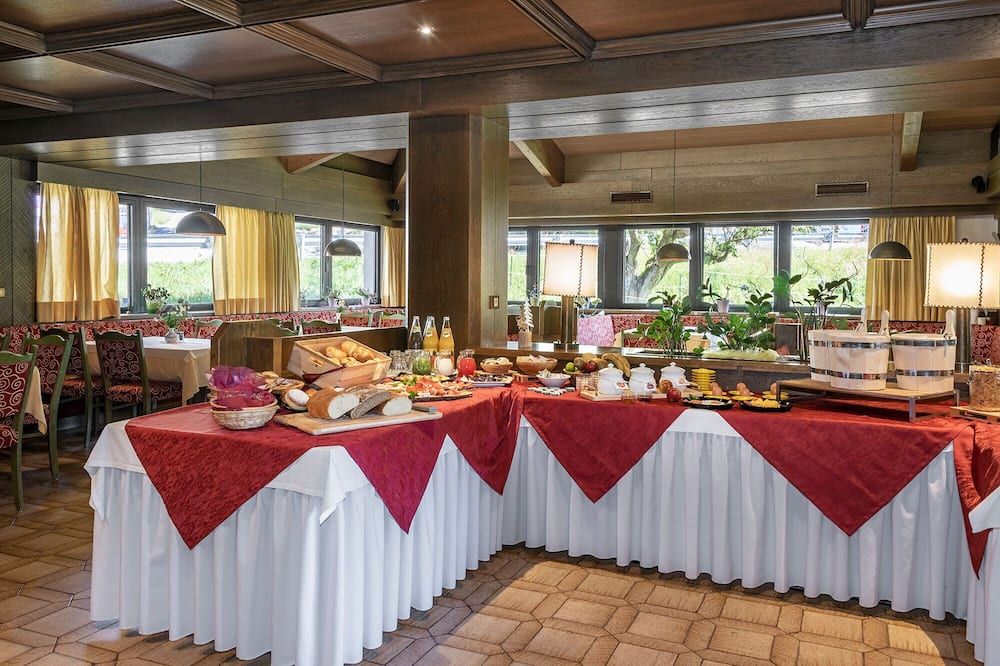 Buffet Photo