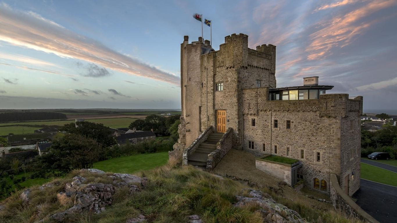 Roch Castle Hotel