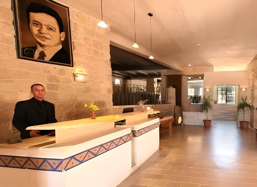 Front desk Photo