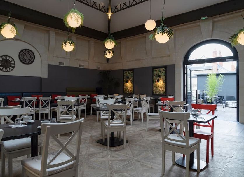 Restaurant Photo