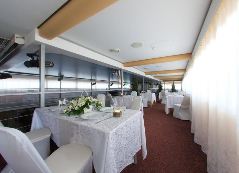 Banquet hall Photo
