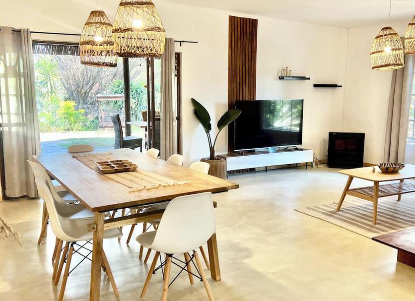 Dining room Photo