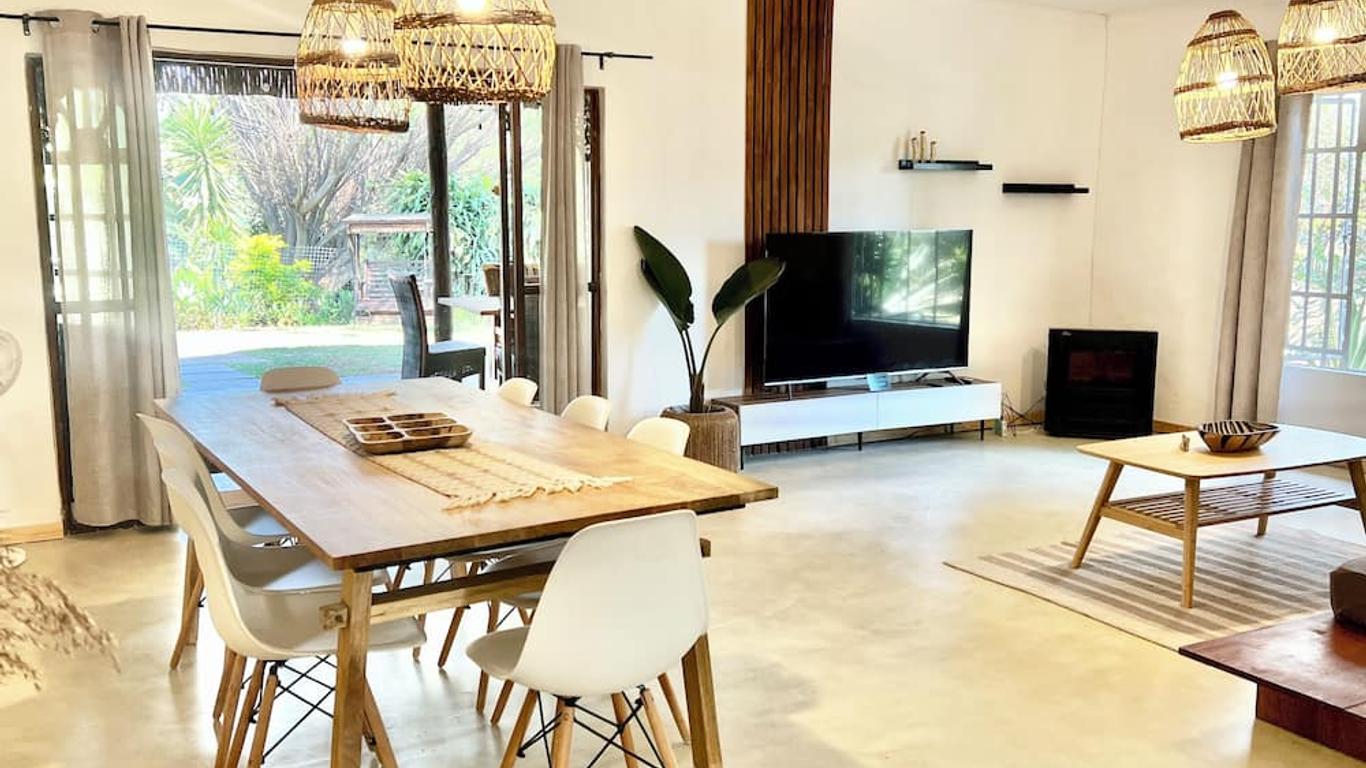 Loerieroep Estate - Mountainview Selfcatering Accommodation Nelspruit