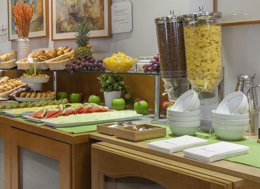 Buffet Photo