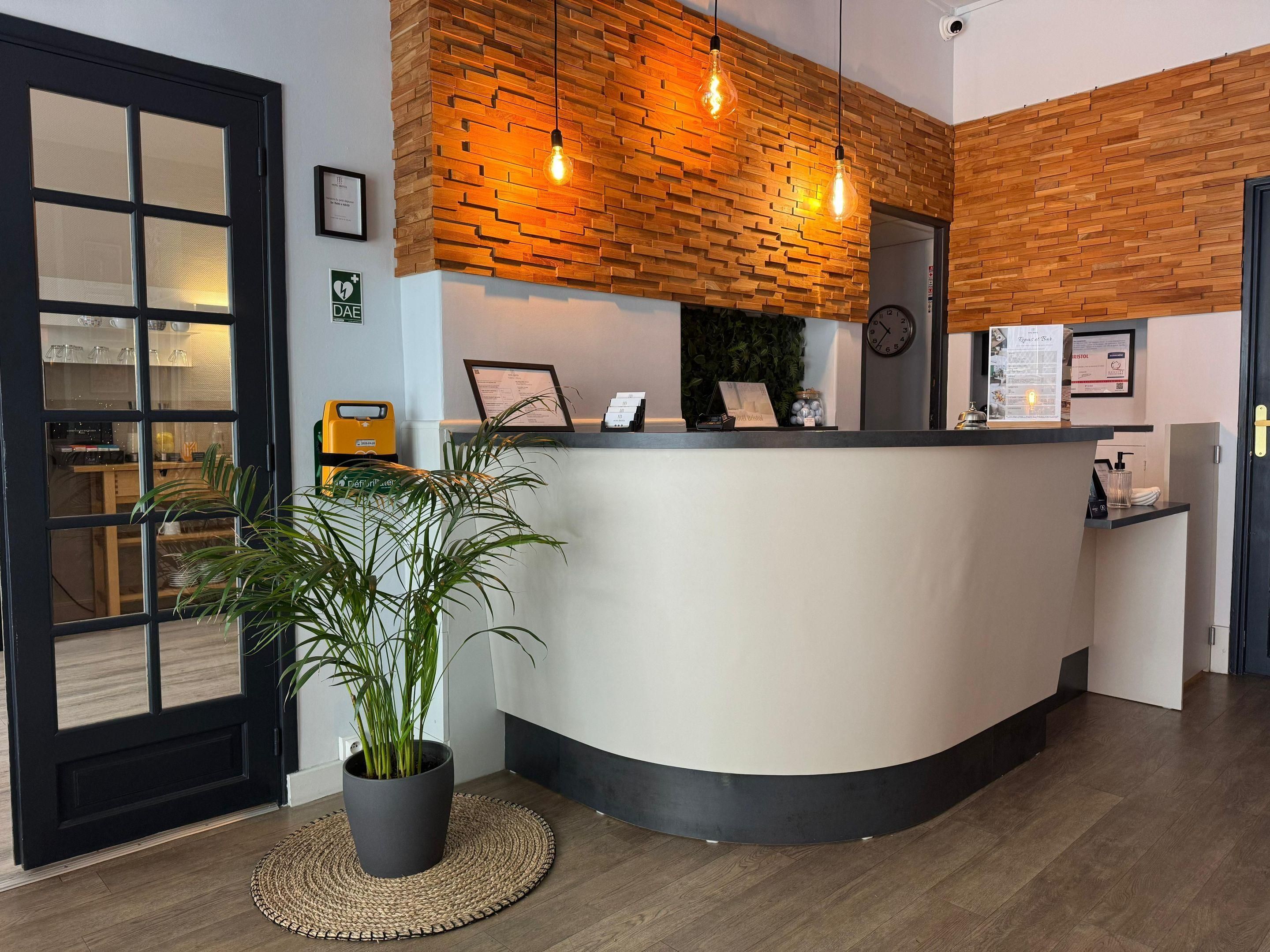Front desk Photo