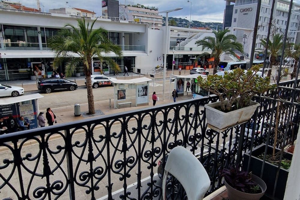 Balcony Photo