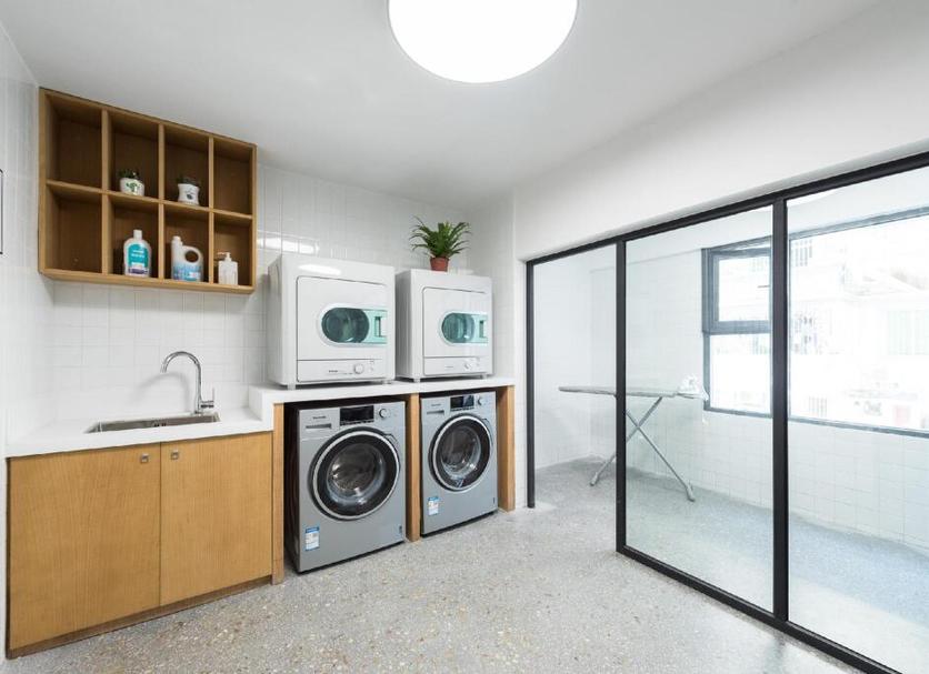 Laundry facility Photo