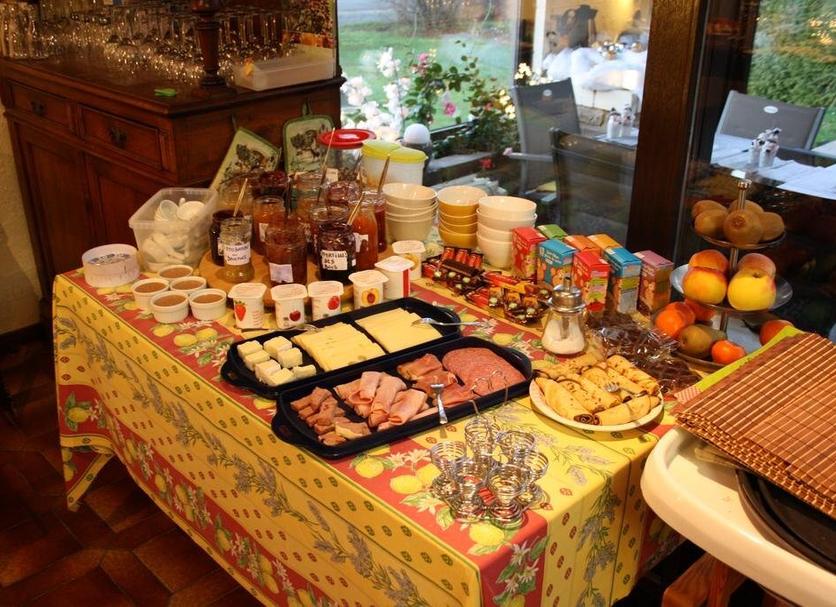 Buffet Photo