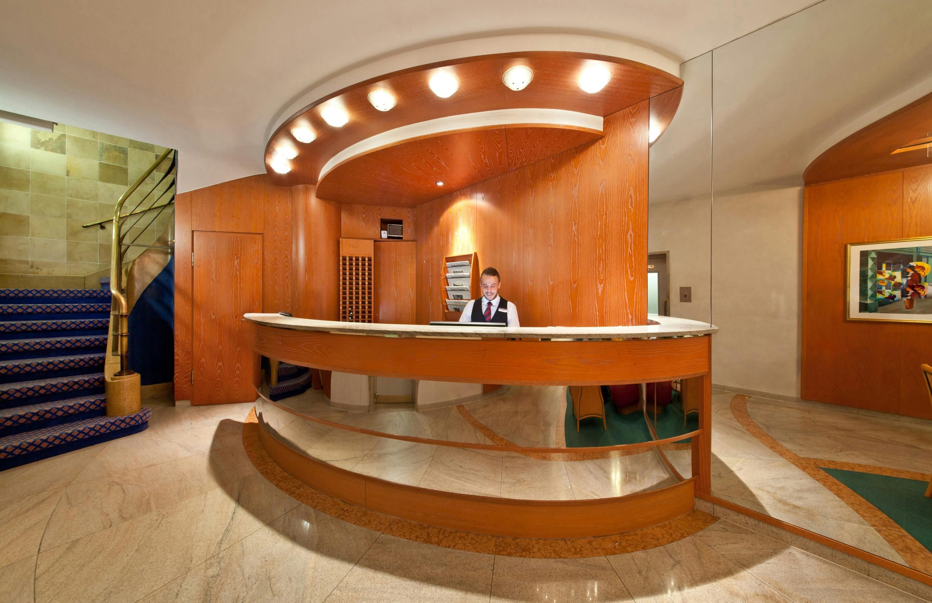 Front desk Photo