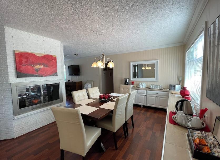 Dining room Photo