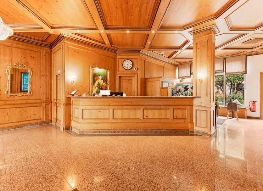 Front desk Photo