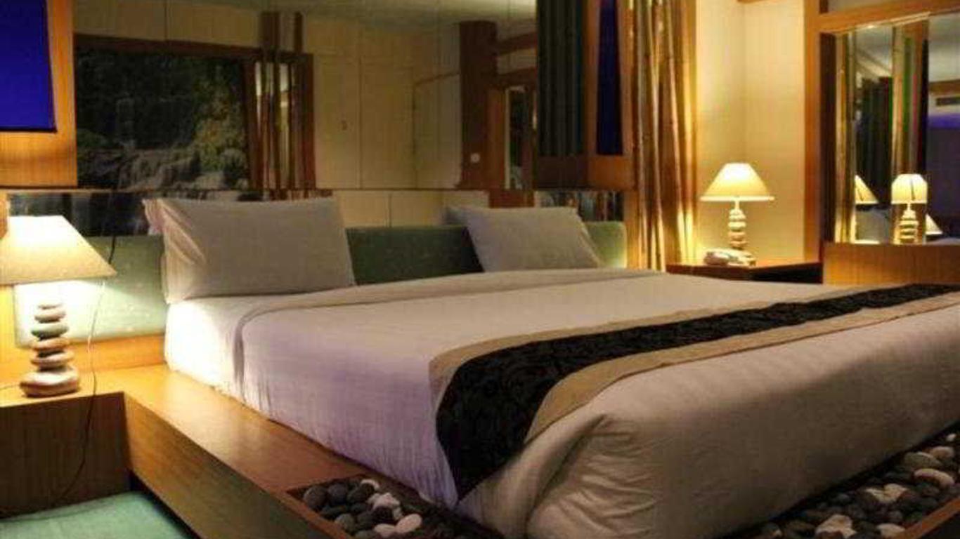 Ratchada Resort and Spa