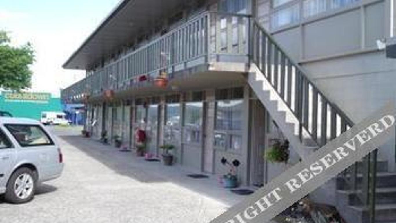 Pineland Motor Lodge