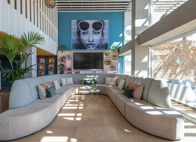 Lounge Photo