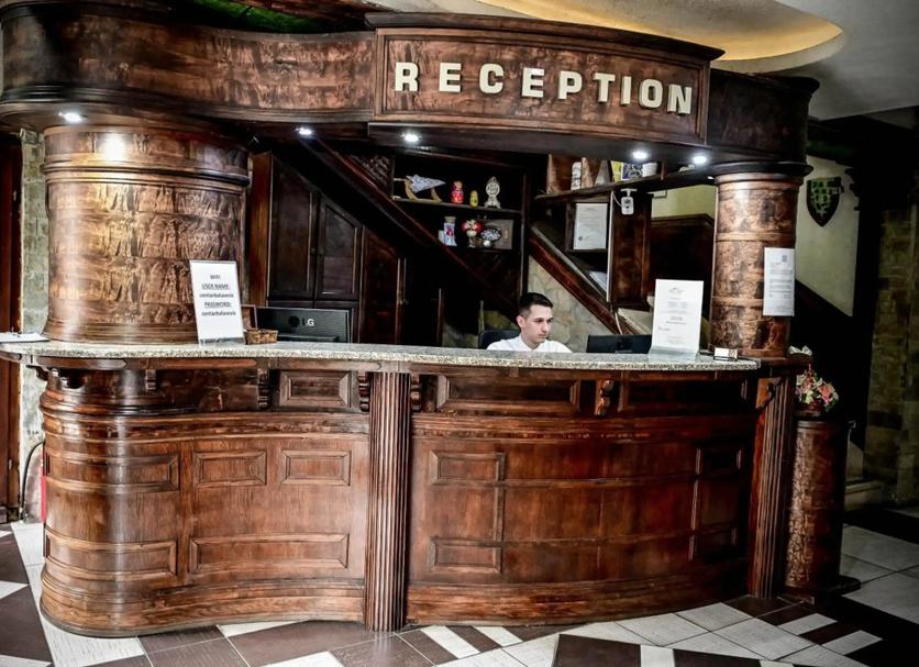 Front desk Photo