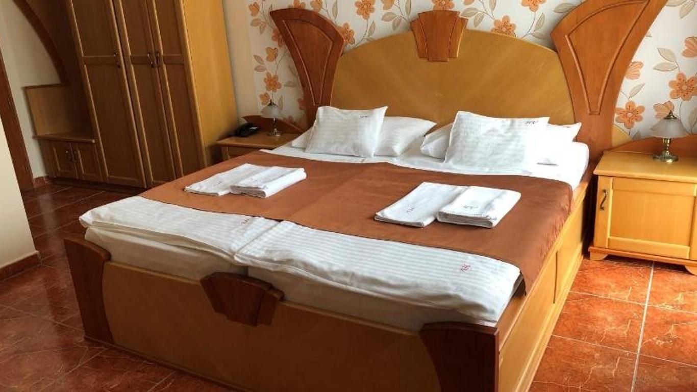 Hét Vezér Apartmanhotel