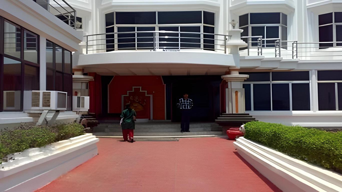 Hotel Puri Beach Resort