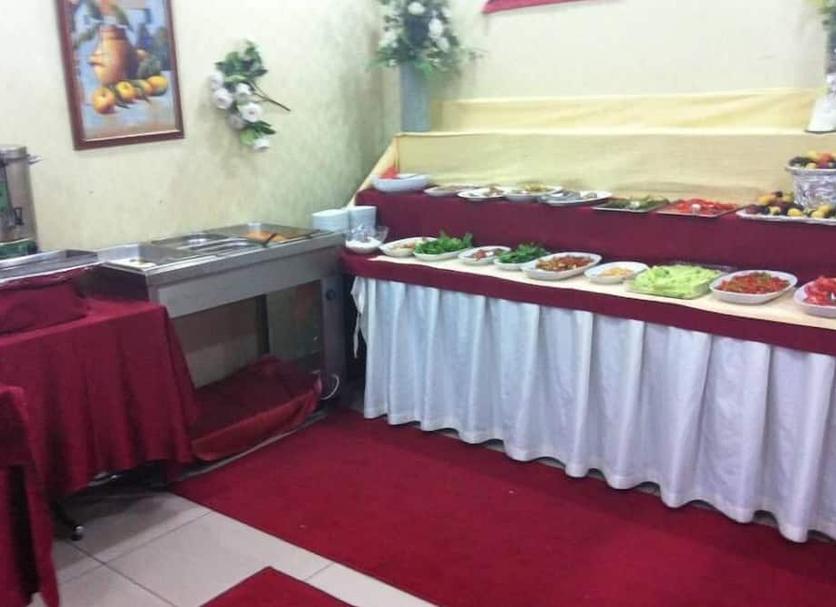 Buffet Photo