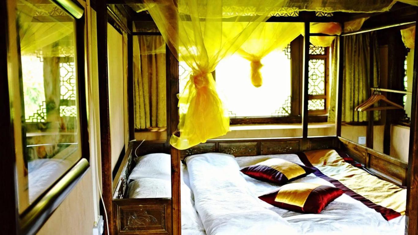 Lijiang Baisha Holiday Resort