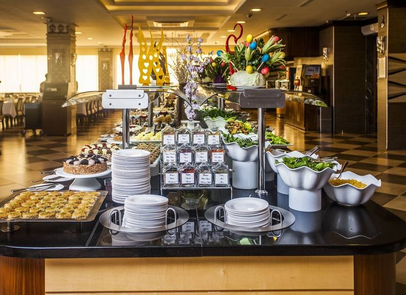 Buffet Photo