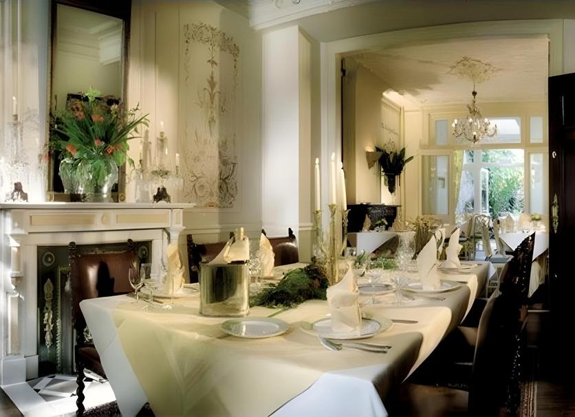 Restaurant Photo