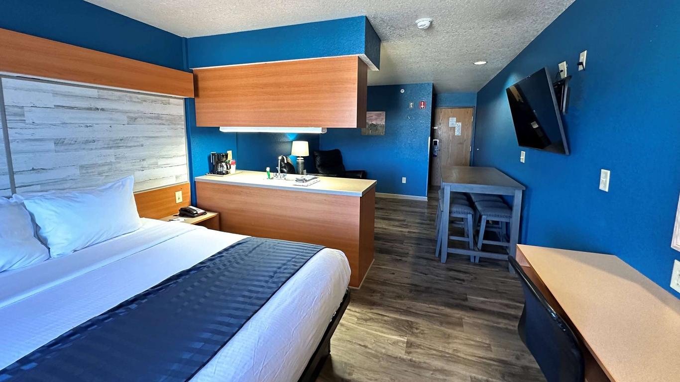 Microtel Inn & Suites by Wyndham Tomah