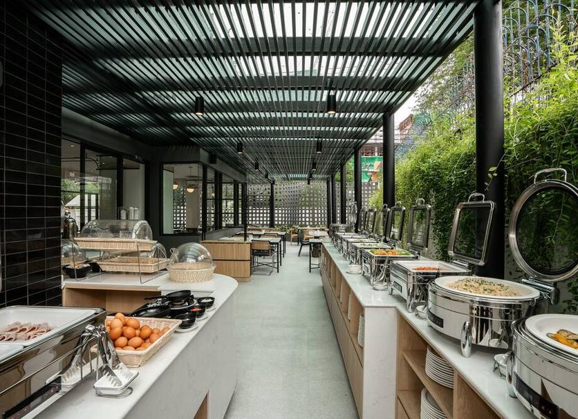 Buffet Photo
