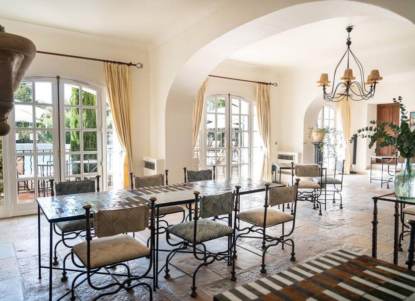 Dining room Photo