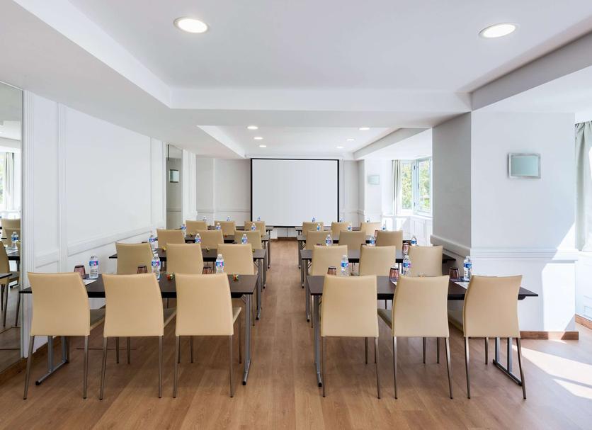 Conference room Photo