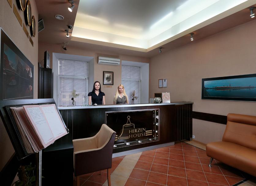 Front desk Photo